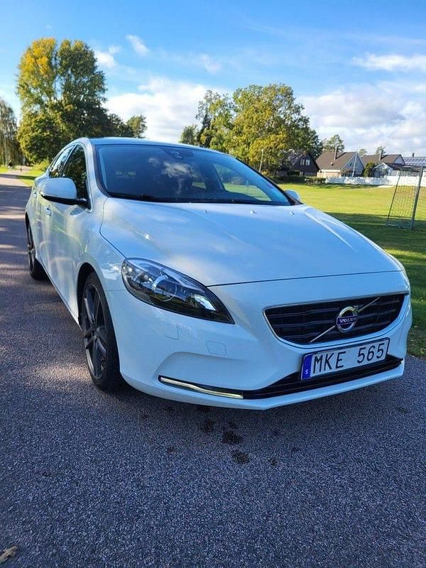 Begagnad 2013 Volvo V40 Momentum Kombi | 90 000 kr (Bra pris) - Bild 1/4