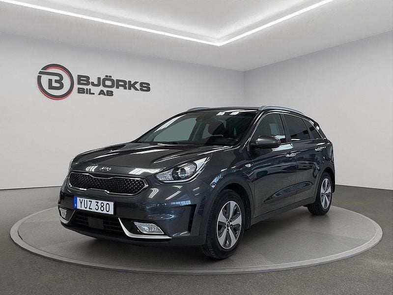 Grå Begagnad 2017 Kia Niro Advance SUV | 144 500 kr (Marknadspris) - Bild 1/4