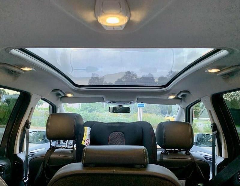 Begagnad Ford S-MAX S 163 HK (119 kW) 2013 Grå metallic Minibuss