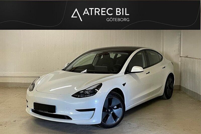 Vit Begagnad 2021 Tesla Model 3 Standard Range Sedan | 559 900 kr - Bild 1/4