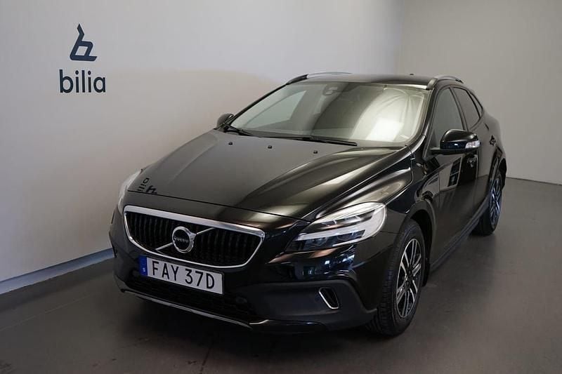 Svart Begagnad 2019 Volvo V40 CC Kombi | 219 500 kr (Marknadspris) - Bild 1/3