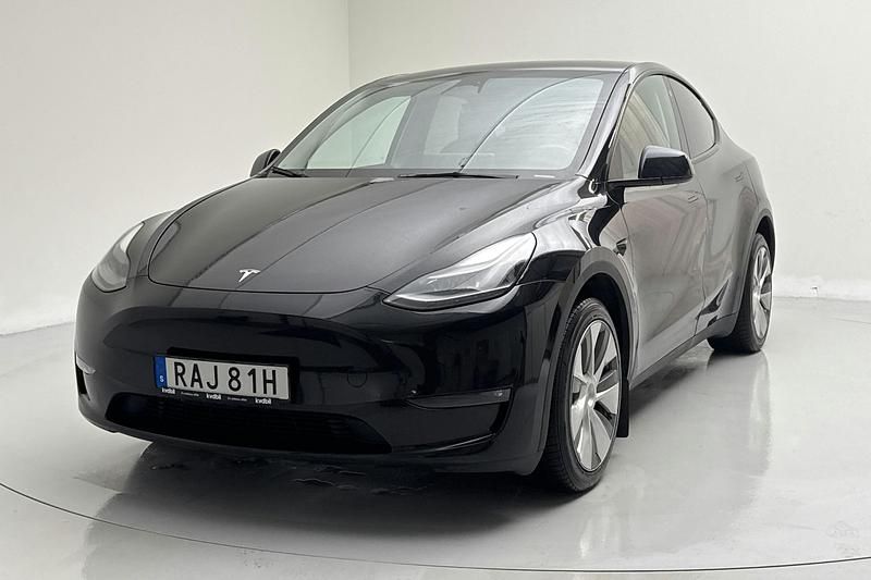 Begagnad Tesla Model Y 378 kW (514 HK) 2023 Svart SUV