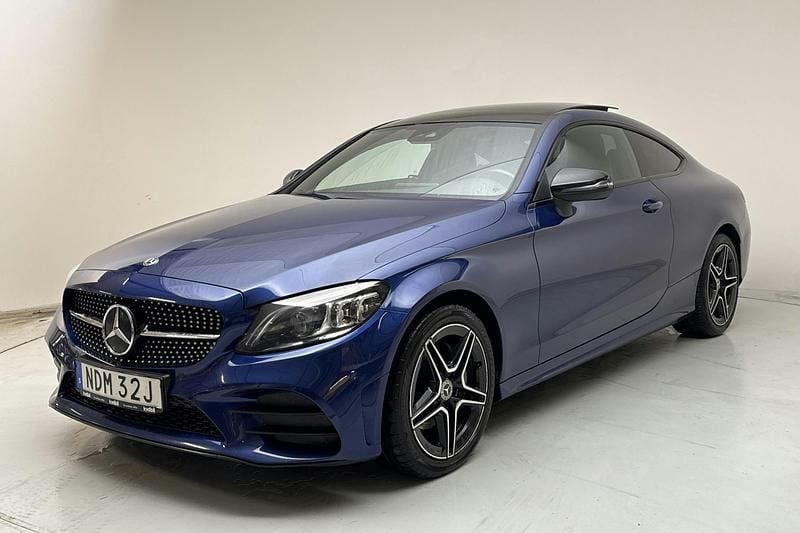 Blå Begagnad 2019 Mercedes C220 AMG line Sportkupé | 280 000 kr (Bra pris) - Bild 1/4