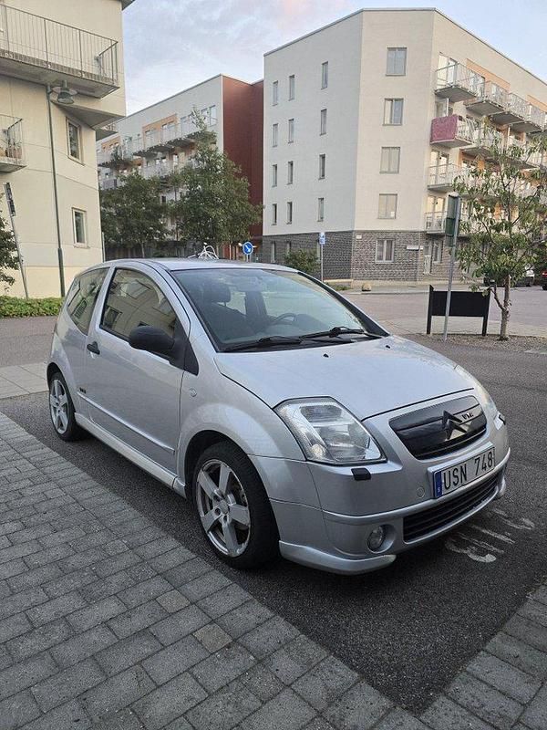Silver Begagnad 2004 Citroën C2 Halvkombi | 14 500 kr (Bra pris) - Bild 1/4
