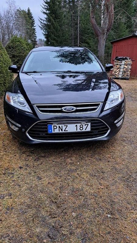 Svart Begagnad 2012 Ford Mondeo Business Edition Kombi | 55 000 kr (Marknadspris) - Bild 1/4