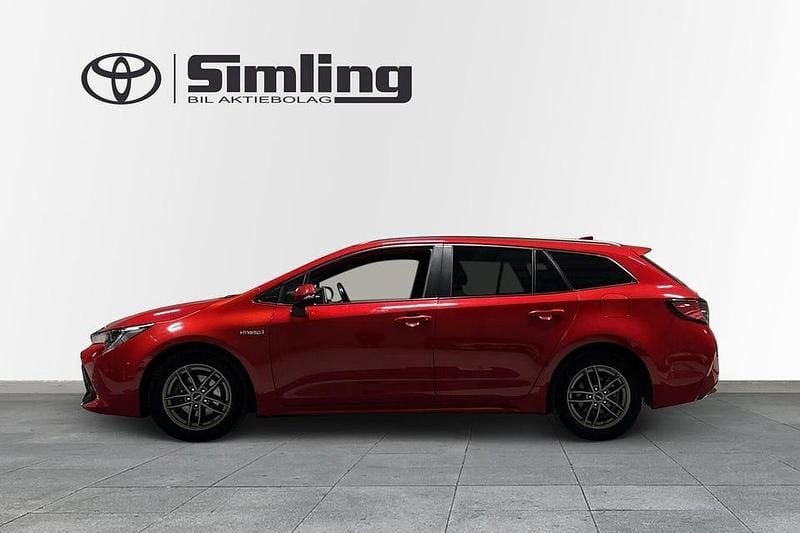 Begagnad Toyota Corolla Style 122 HK (89 kW) 2019 Röd Kombi