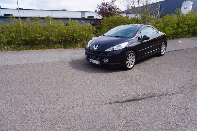Svart Begagnad 2008 Peugeot 207 CC Roland Garros Cab | 49 900 kr (Bra pris) - Bild 1/4