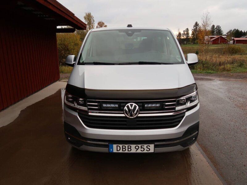 Begagnad VW Multivan Highline 199 HK (146 kW) 2020 Silver Van