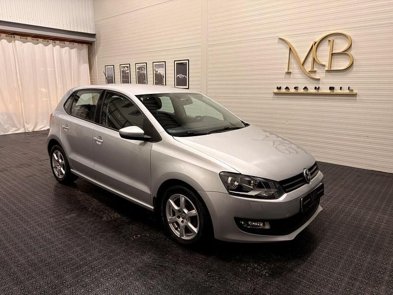 Silver Begagnad 2010 VW Polo Halvkombi | 67 000 kr (Marknadspris) - Bild 1/4