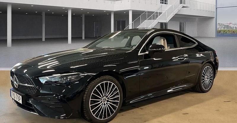 Begagnad Mercedes CLE300 Premium 258 HK (189 kW) 2024 Obsidiansvart metallic Sportkupé