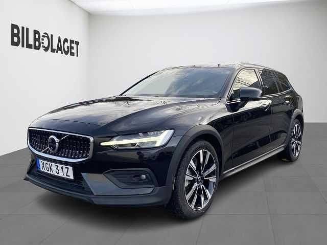 Begagnad Volvo V60 CC 250 HK (183 kW) 2024 Kombi