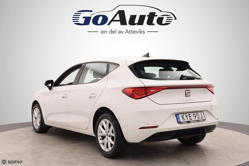 Begagnad Seat Leon Style 112 HK (82 kW) 2022 Vit Halvkombi