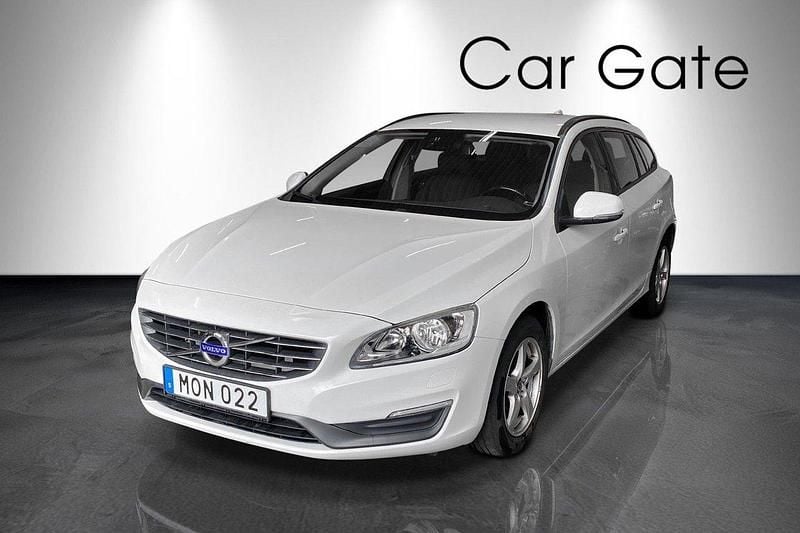 Vit Begagnad 2015 Volvo V60 Kinetic Kombi | 109 900 kr (Bra pris) - Bild 1/4
