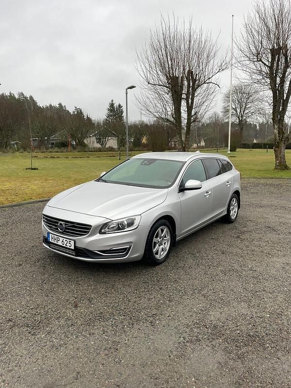 Begagnad Volvo V60 Summum 181 HK (133 kW) 2014 Kombi