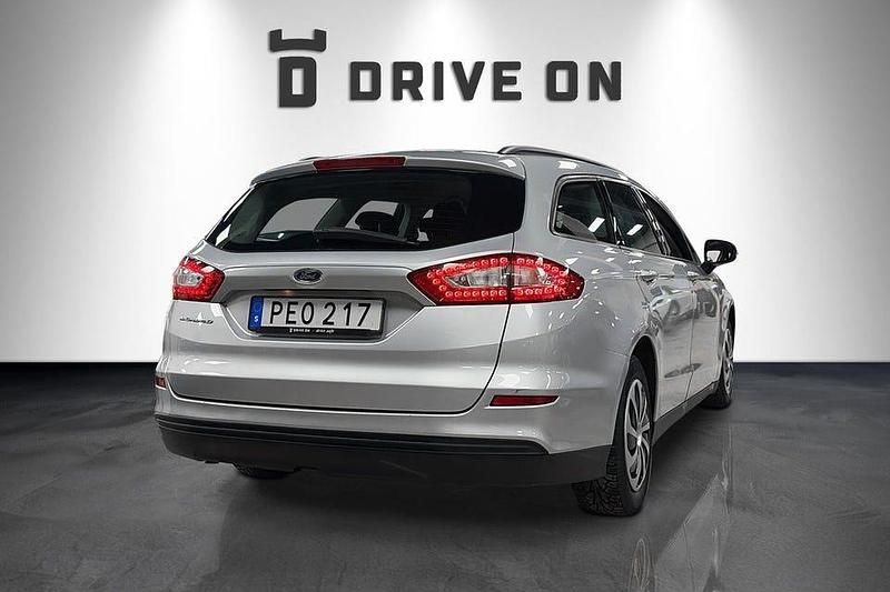 Begagnad Ford Mondeo Trend 150 HK (110 kW) 2017 Grå Kombi