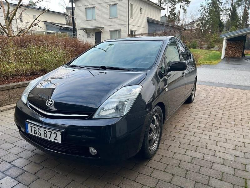 Svart 202 Begagnad 2006 Toyota Prius Halvkombi | 49 000 kr (Marknadspris) - Bild 1/4