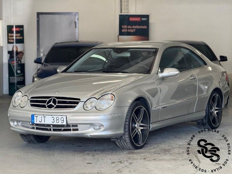 Ljusgrå Begagnad 2002 Mercedes CLK320 Avantgarde Sportkupé | 59 900 kr (Lite dyr) - Bild 1/4