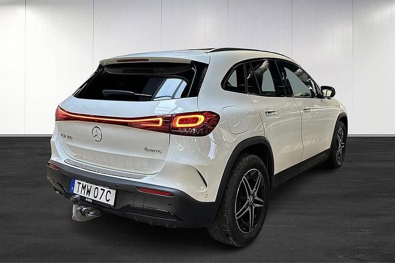 Begagnad Mercedes EQA300 AMG 167 kW (228 HK) 2022 Vit SUV