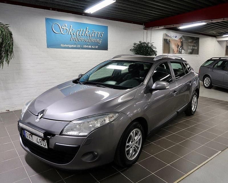 Grå Begagnad 2010 Renault Mégane GrandTour Kombi | 26 000 kr (Marknadspris) - Bild 1/4