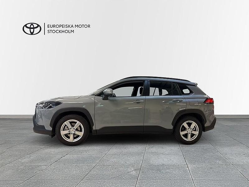 Begagnad Toyota Corolla Cross Active 197 HK (144 kW) 2024 Grå SUV