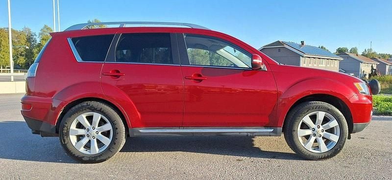 Röd Begagnad 2010 Mitsubishi Outlander SUV | 49 500 kr - Bild 1/4