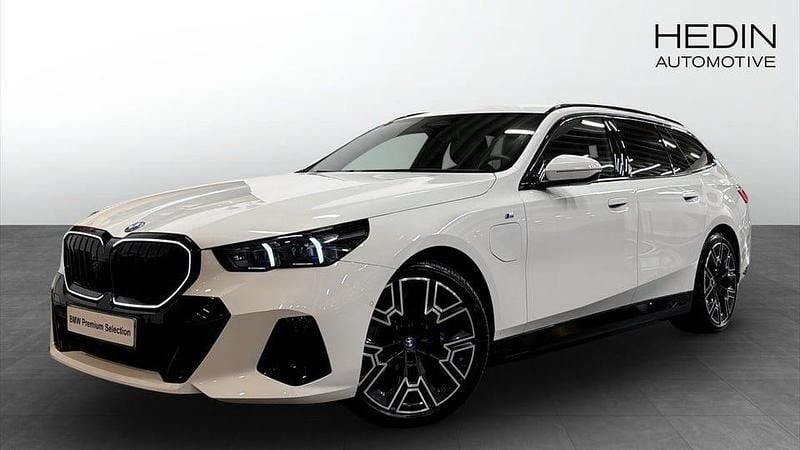 Begagnad BMW 550 M Sport 313 HK (230 kW) 2024 Vit Kombi