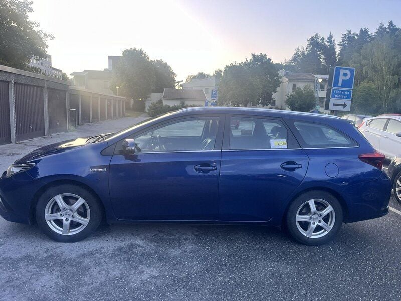 Blå Begagnad 2017 Toyota Auris Touring Sports Active Kombi | 99 000 kr (Bra pris) - Bild 1/4