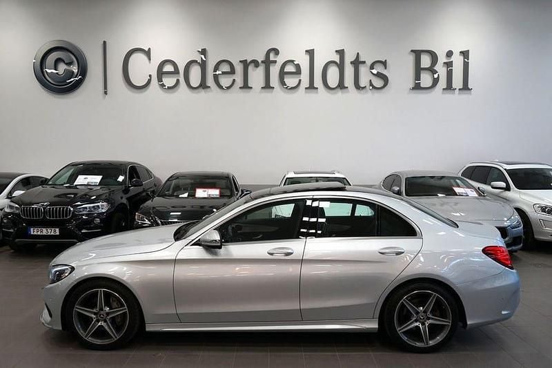 Silver Begagnad 2017 Mercedes C220 AMG Sedan | 209 900 kr (Marknadspris) - Bild 1/3
