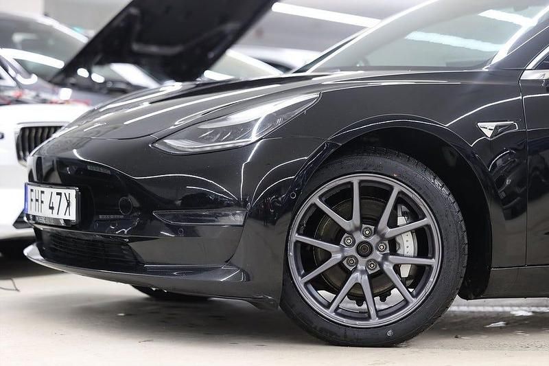 Begagnad Tesla Model 3 Long Range AWD 366 kW (498 HK) 2019 Svart Sedan