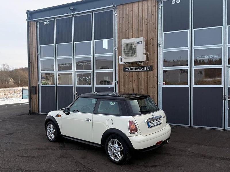 Begagnad Mini Cooper D 109 HK (80 kW) 2007 Vit Halvkombi