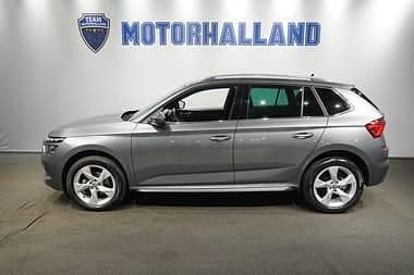 Grå Begagnad 2023 Skoda Kamiq Style SUV | 239 900 kr (Marknadspris) - Bild 1/4