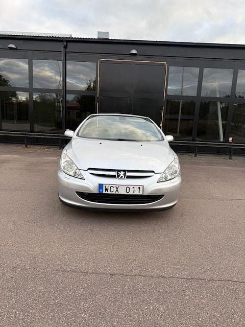 Silver Begagnad 2004 Peugeot 307 CC Cab | 29 900 kr (Marknadspris) - Bild 1/4