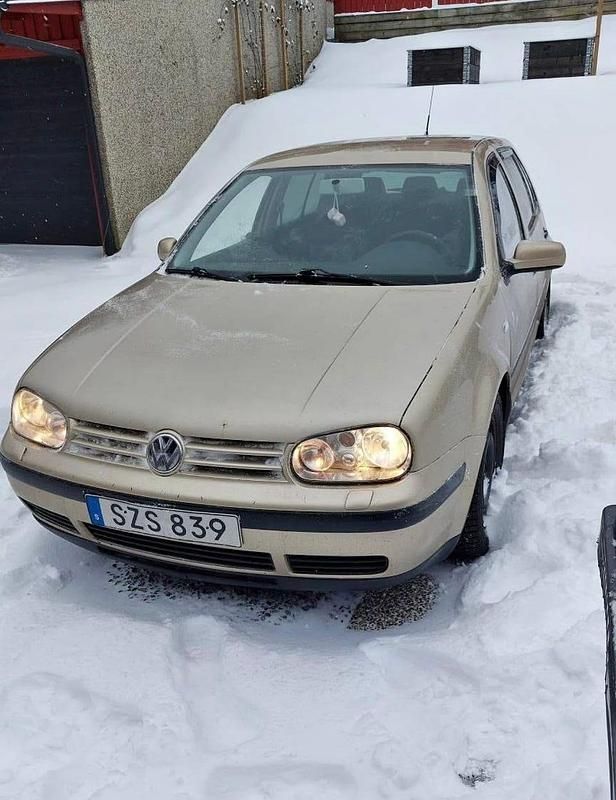 Begagnad 2002 VW Golf IV | 15 000 kr (Marknadspris) - Bild 1/4