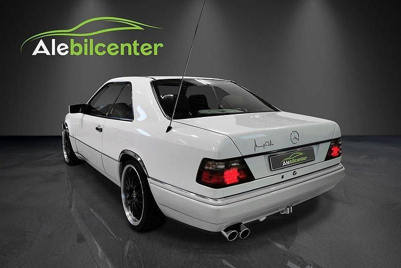 Begagnad Mercedes E220 150 HK (110 kW) 1995 Vit Sportkupé