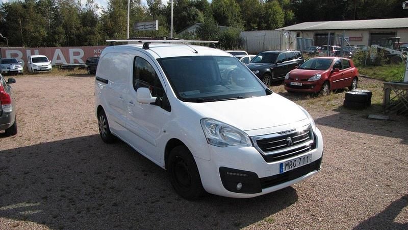 Vit Begagnad 2015 Peugeot Partner Minibuss | 44 000 kr (Dyr) - Bild 1/4