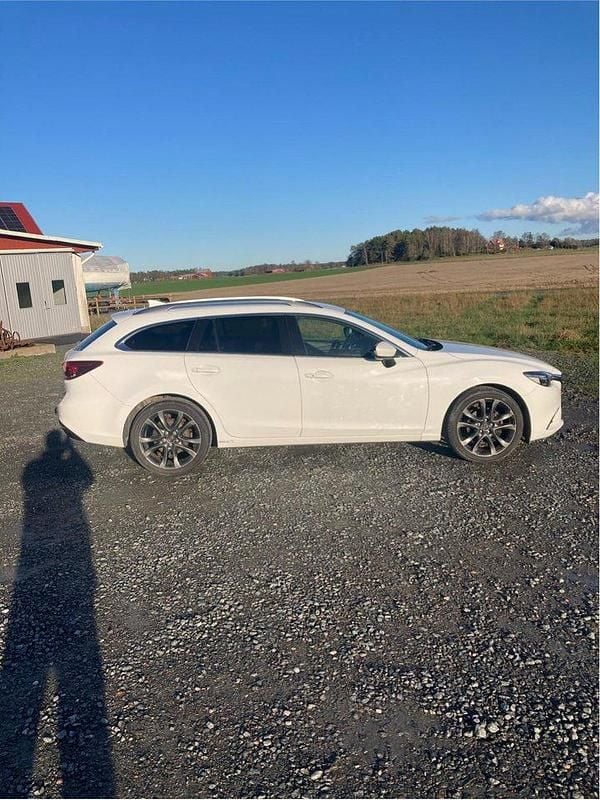 Vit Begagnad 2015 Mazda 6 Kombi | 107 500 kr (Bra pris) - Bild 1/4