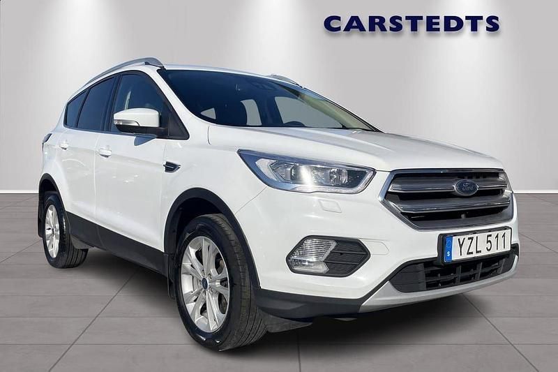 Vit Begagnad 2017 Ford Kuga Titanium SUV | 119 800 kr (Marknadspris) - Bild 1/4