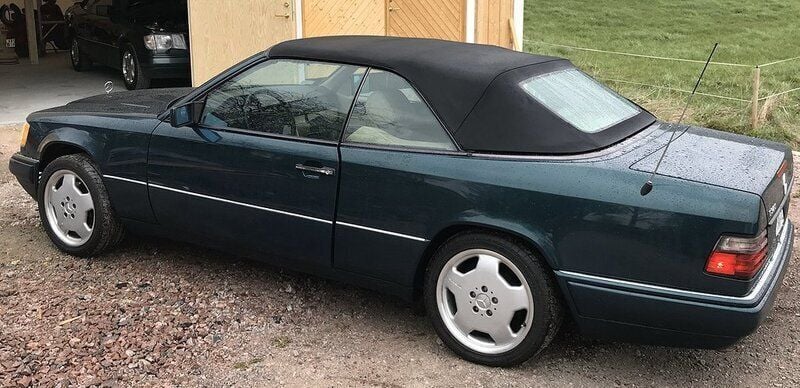 Grön Begagnad 1995 Mercedes E320 Cab | 369 000 kr - Bild 1/1