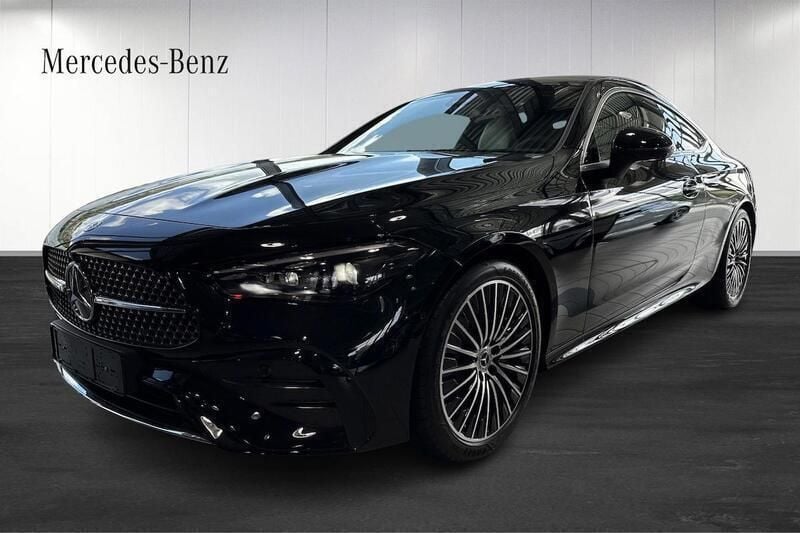 Svart (black) Begagnad 2024 Mercedes CLE300 AMG line Sportkupé | 823 750 kr (Marknadspris) - Bild 1/4