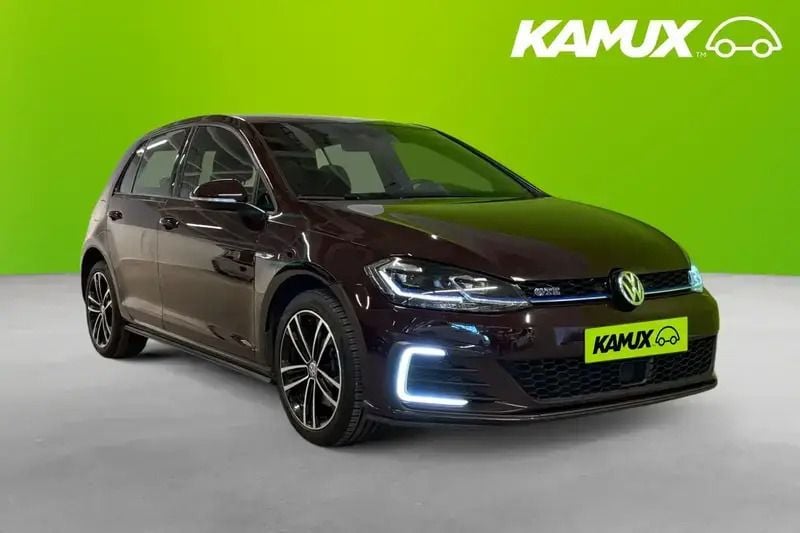 Svart Begagnad 2018 VW Golf VII GTE Halvkombi | 184 800 kr (Marknadspris) - Bild 1/2