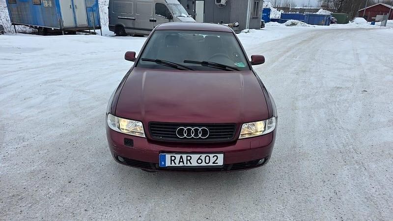 Begagnad Audi A4 150 HK (110 kW) 2000 Röd