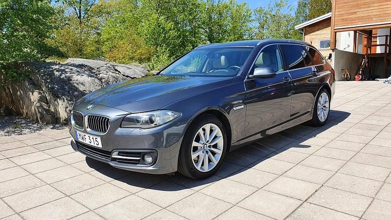 Grå Begagnad 2016 BMW 520 M Sport Kombi | 150 000 kr (Bra pris) - Bild 1/4