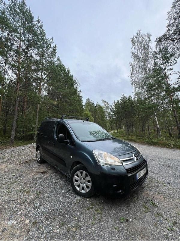 Grå Begagnad 2010 Citroën Berlingo Minibuss | 27 900 kr (Bra pris) - Bild 1/4