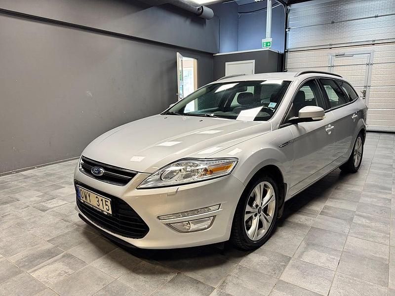 Begagnad Ford Mondeo Sport 140 HK (102 kW) 2013 Grå Kombi