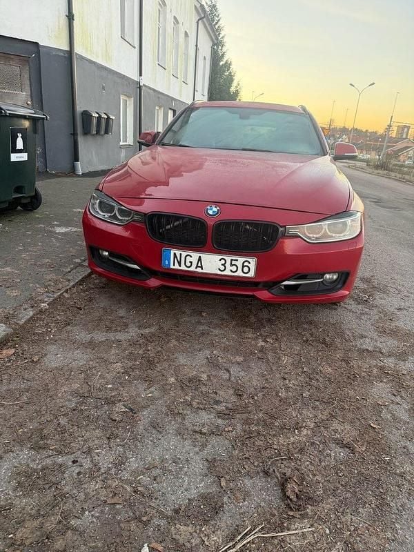 Begagnad BMW 318 143 HK (105 kW) 2013 Kombi