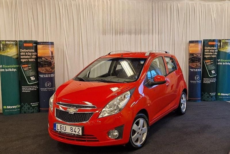 Röd Begagnad 2010 Chevrolet Spark Halvkombi | 29 900 kr (Marknadspris) - Bild 1/4