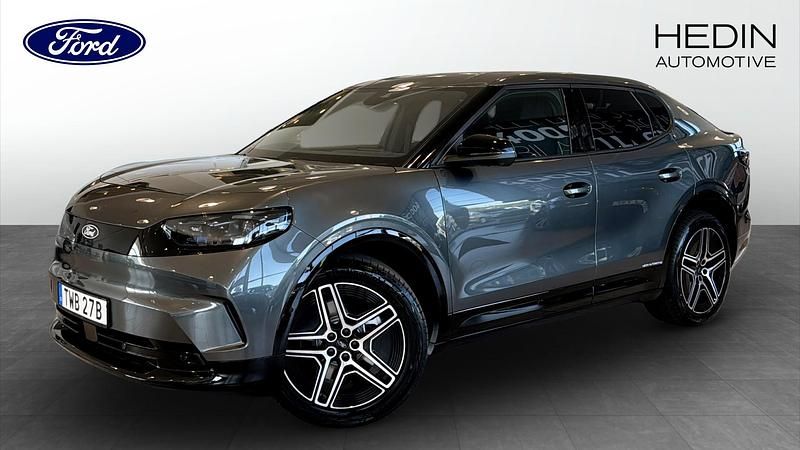 Grå (grey) Begagnad 2025 Ford Capri Premium SUV | 559 900 kr (Marknadspris) - Bild 1/4