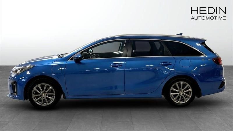 Begagnad Kia Ceed Advance 105 HK (77 kW) 2021 Blå Halvkombi