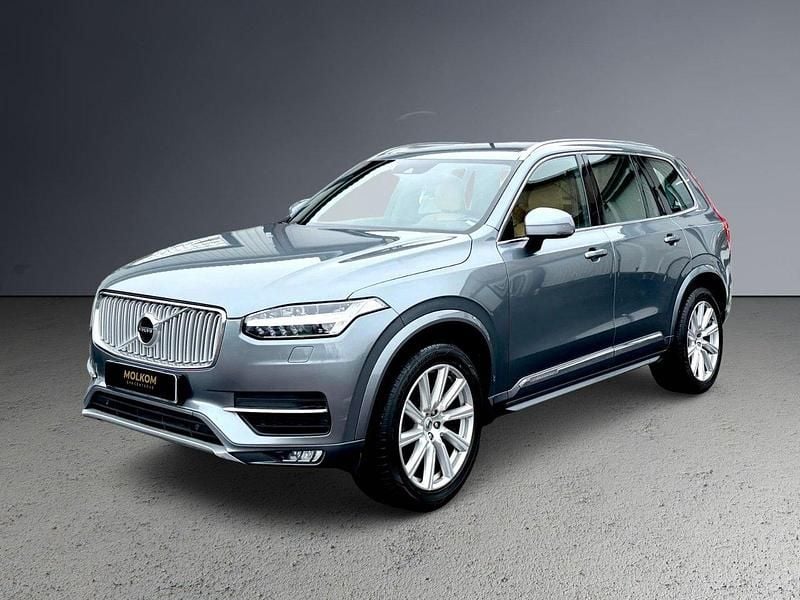 Grå Begagnad 2018 Volvo XC90 Inscription SUV | 379 900 kr (Bra pris) - Bild 1/4