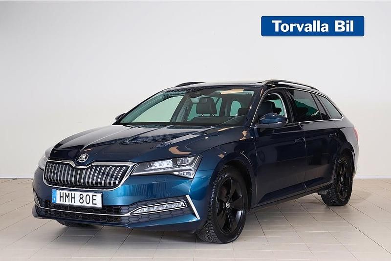 Blå Begagnad 2020 Skoda Superb Business Line Kombi | 288 900 kr (Marknadspris) - Bild 1/4